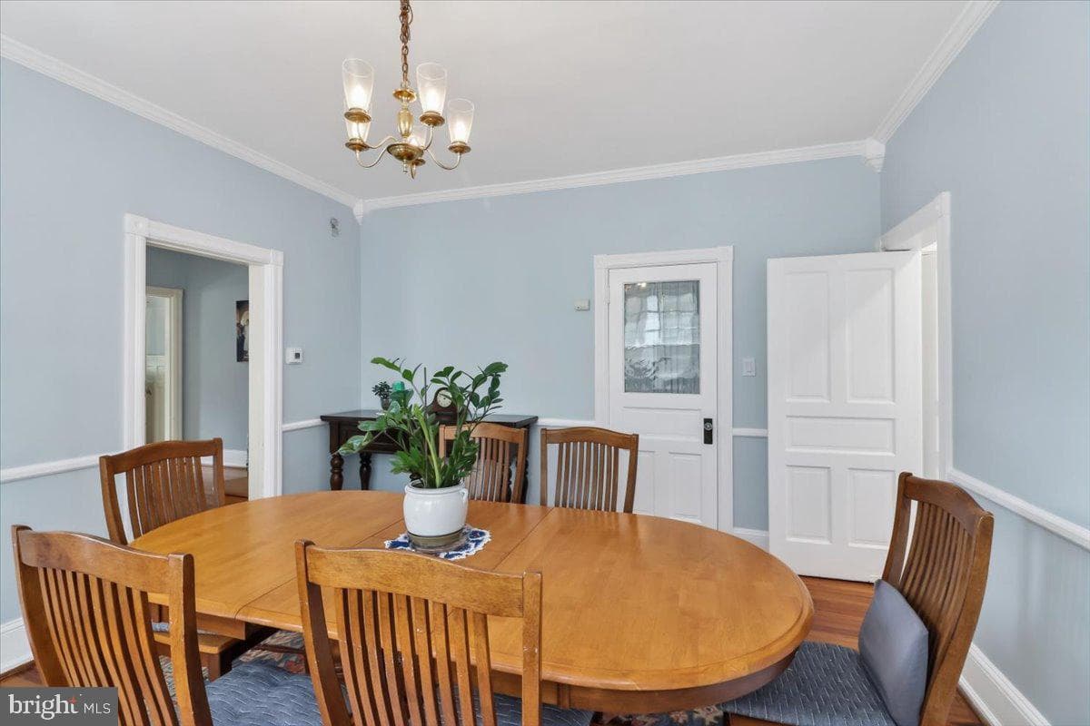18 W Gravers Lane photo 7