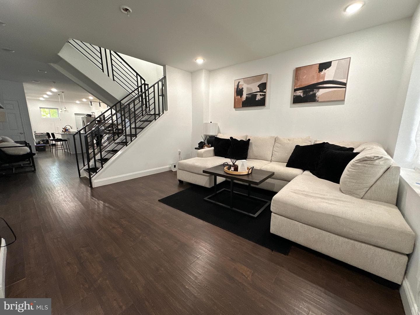528 E Brinton Street photo 3