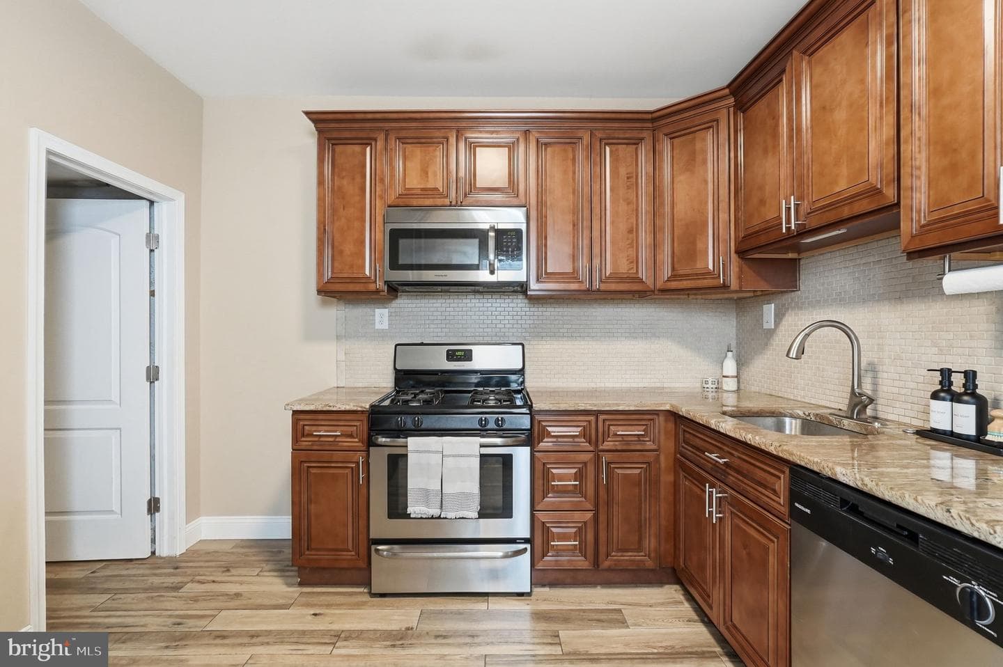 228 Jamestown Street photo 8