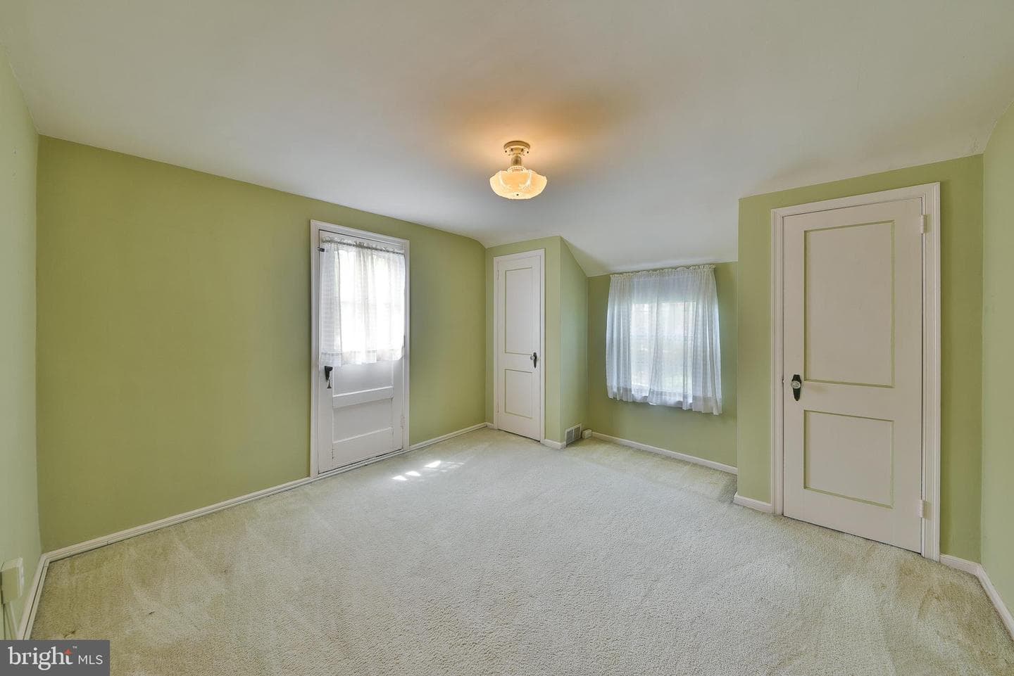 420 Forest Hills Avenue photo 25