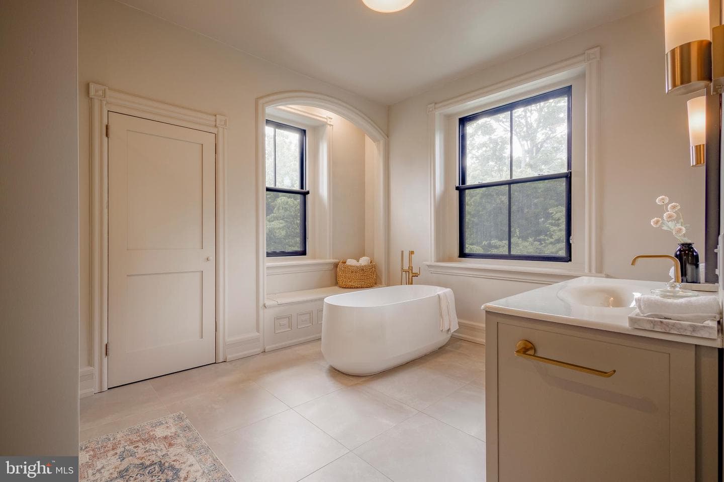 148 W Highland Avenue photo 14