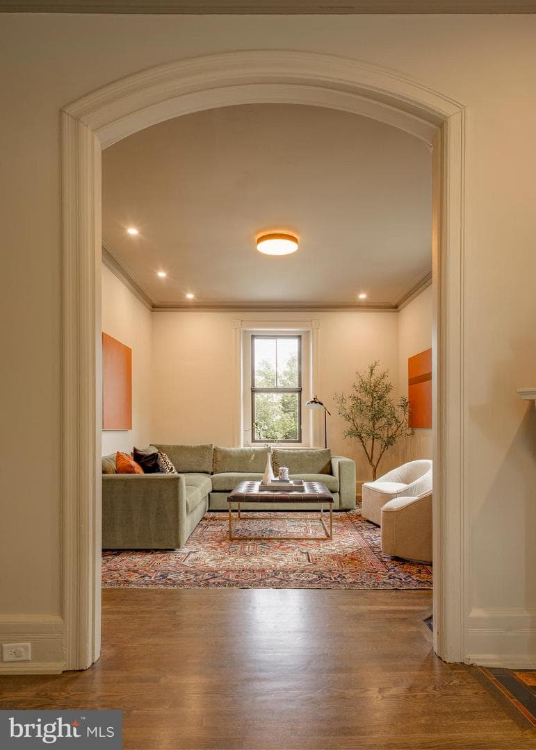 148 W Highland Avenue photo 2