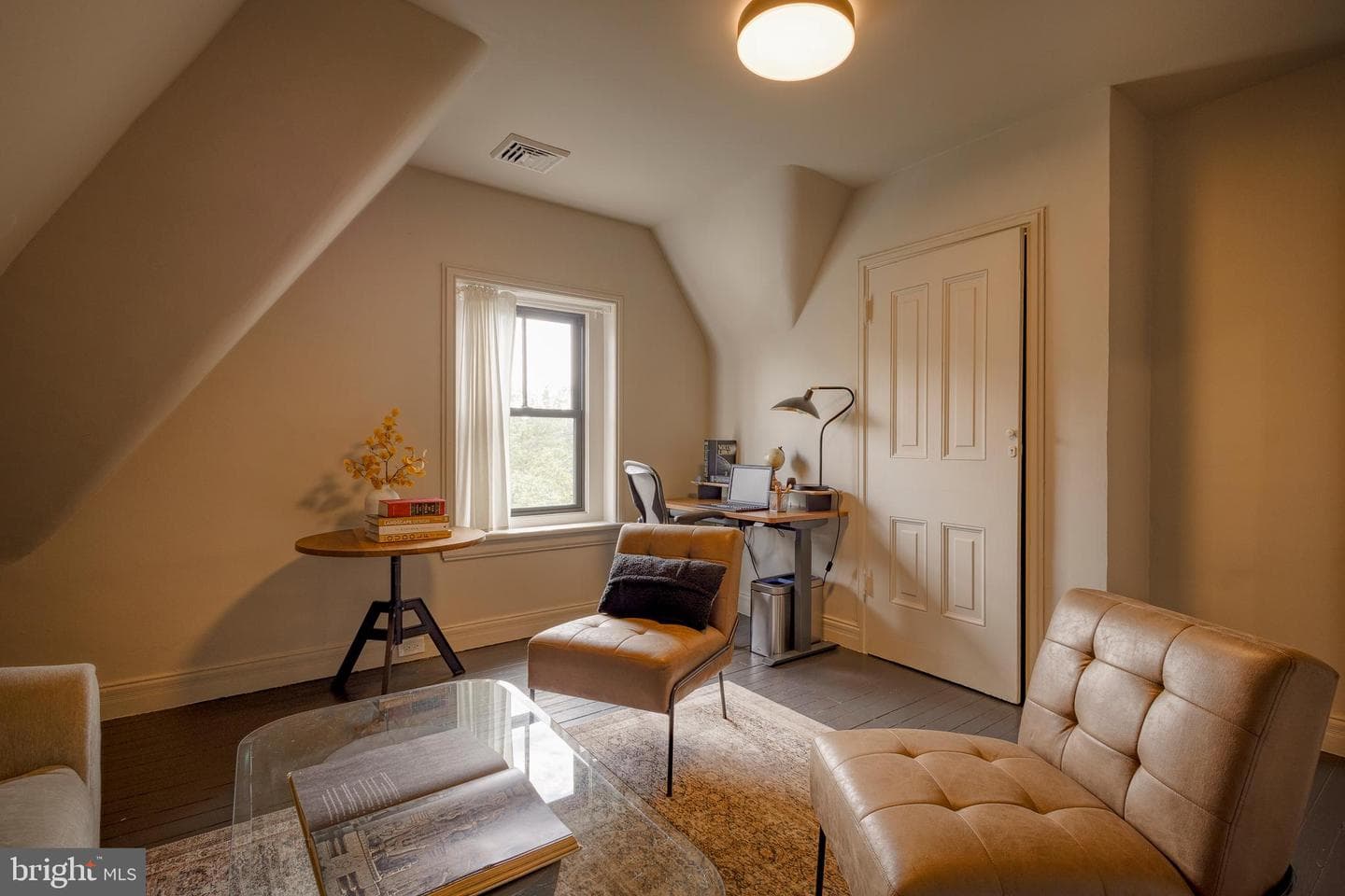 148 W Highland Avenue photo 21