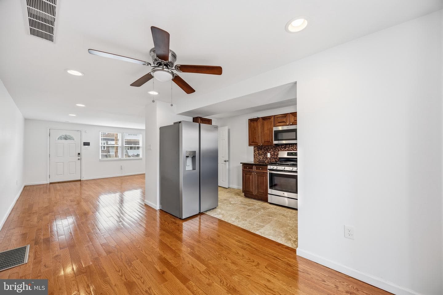 7637 Gilbert Street photo 13