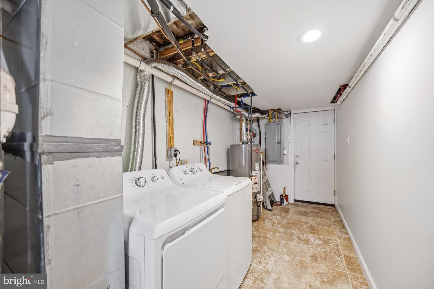 7637 Gilbert Street photo 27