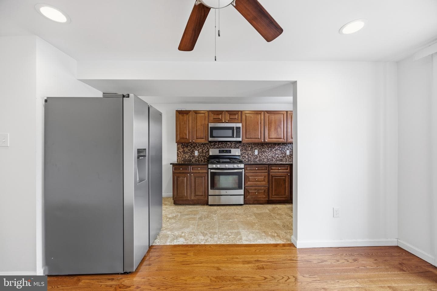 7637 Gilbert Street photo 30