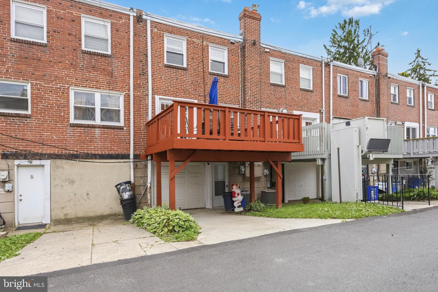 7637 Gilbert Street photo 33