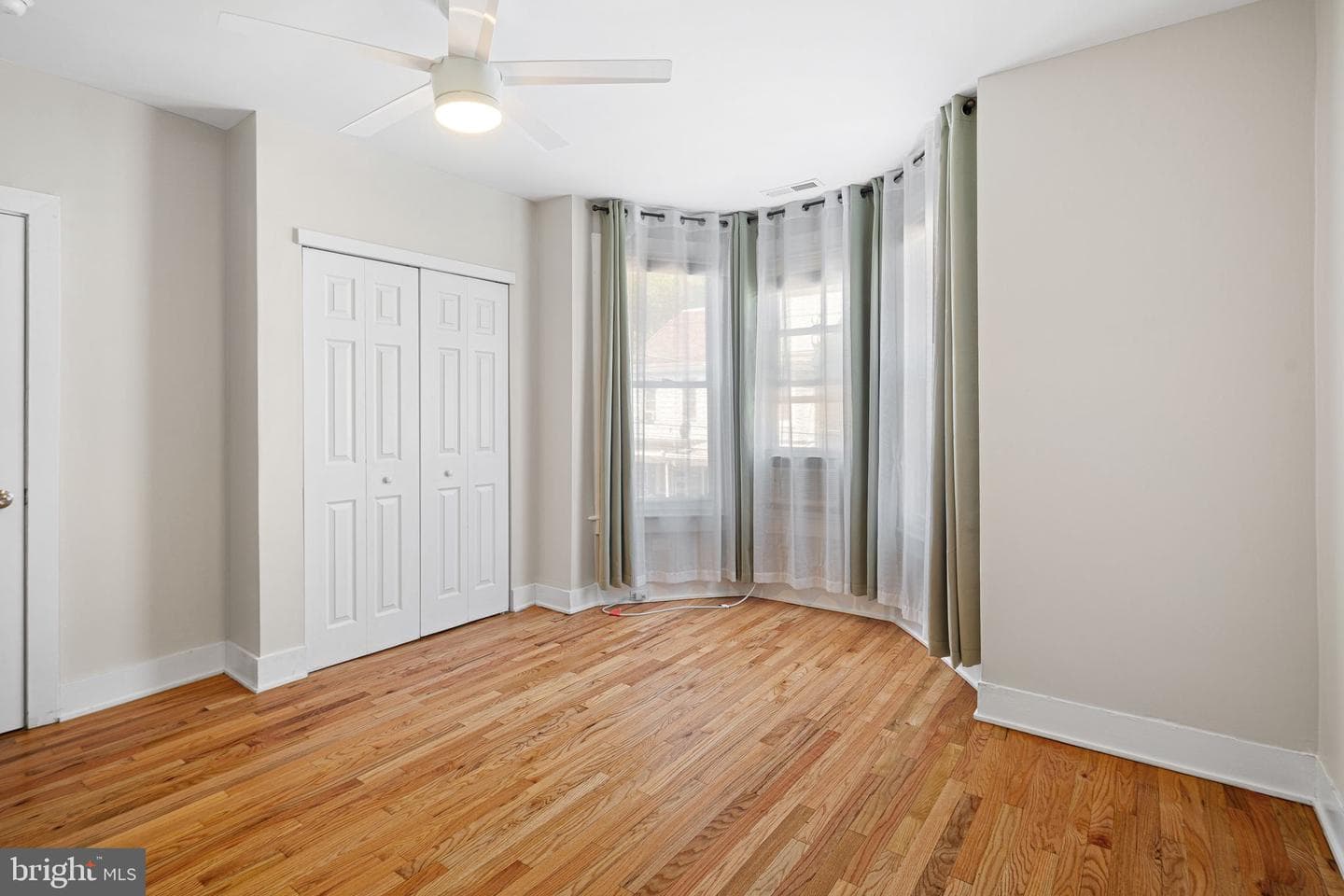 138 E Pleasant Street photo 20