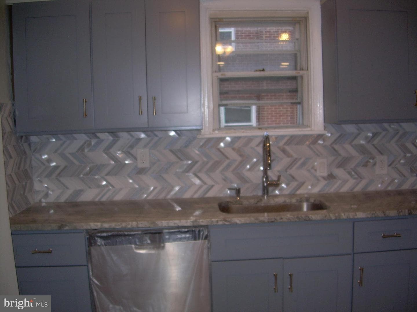 853 Anchor Street photo 16
