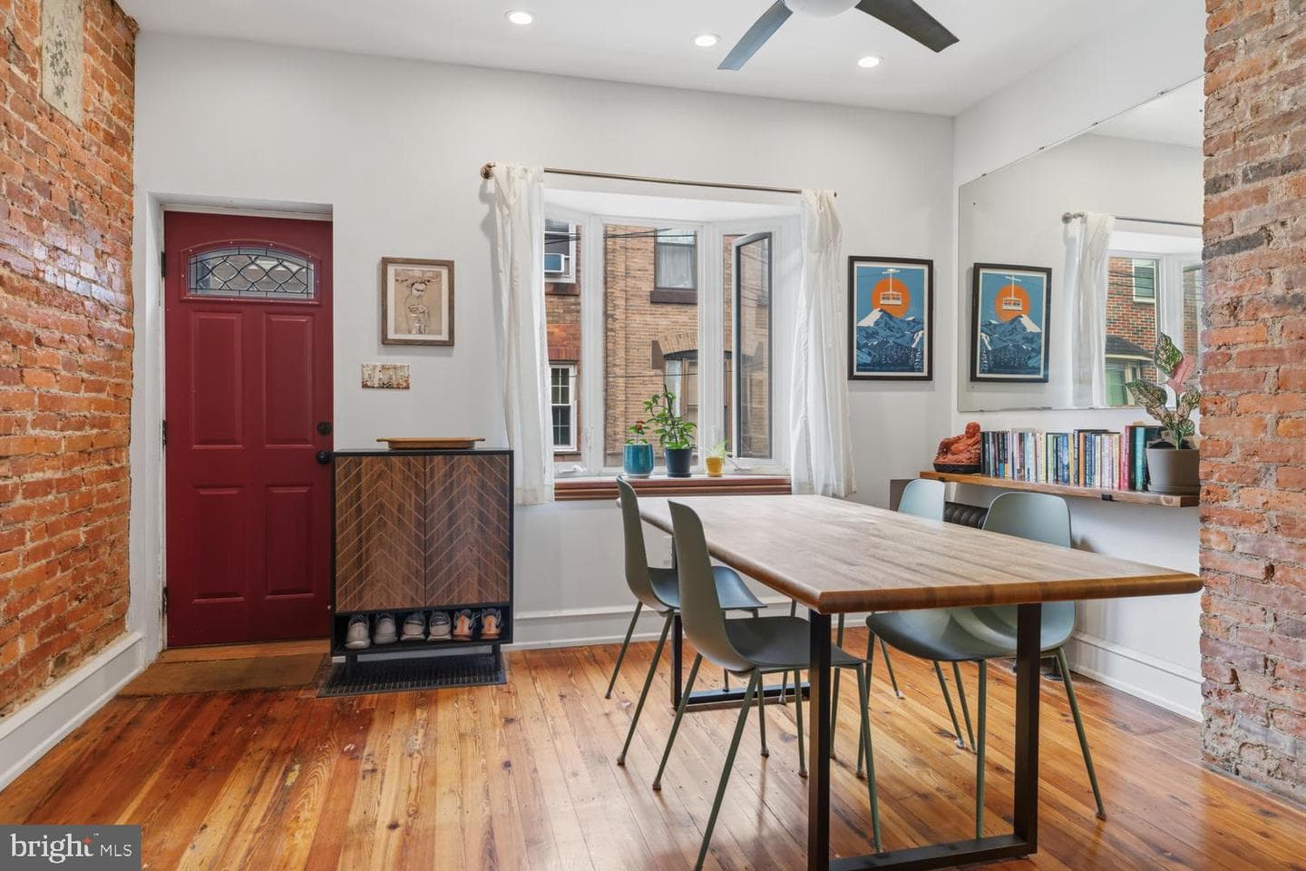 1835 Daly Street photo 7