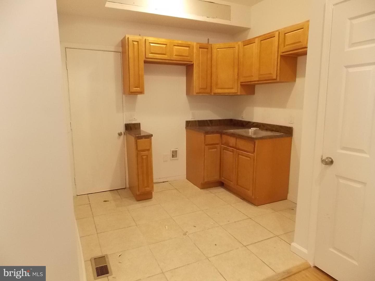 2269 N Gratz Street photo 3