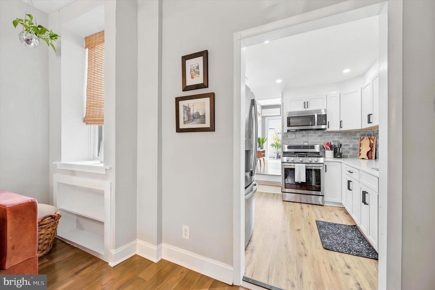 1321 E Oxford Street photo 9