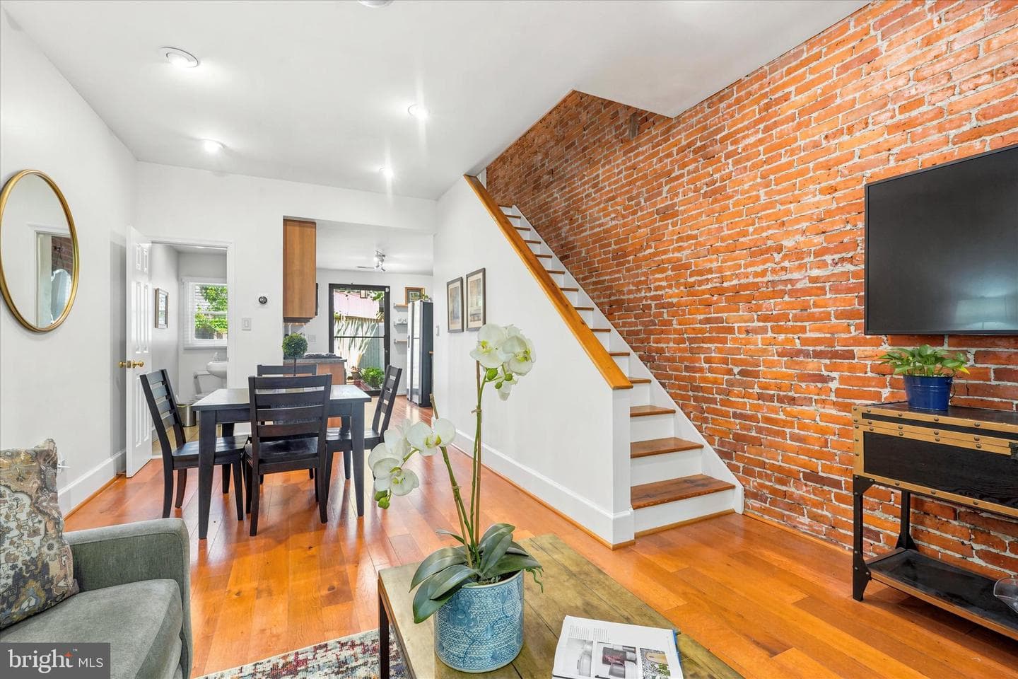 3029 W Harper Street photo 2