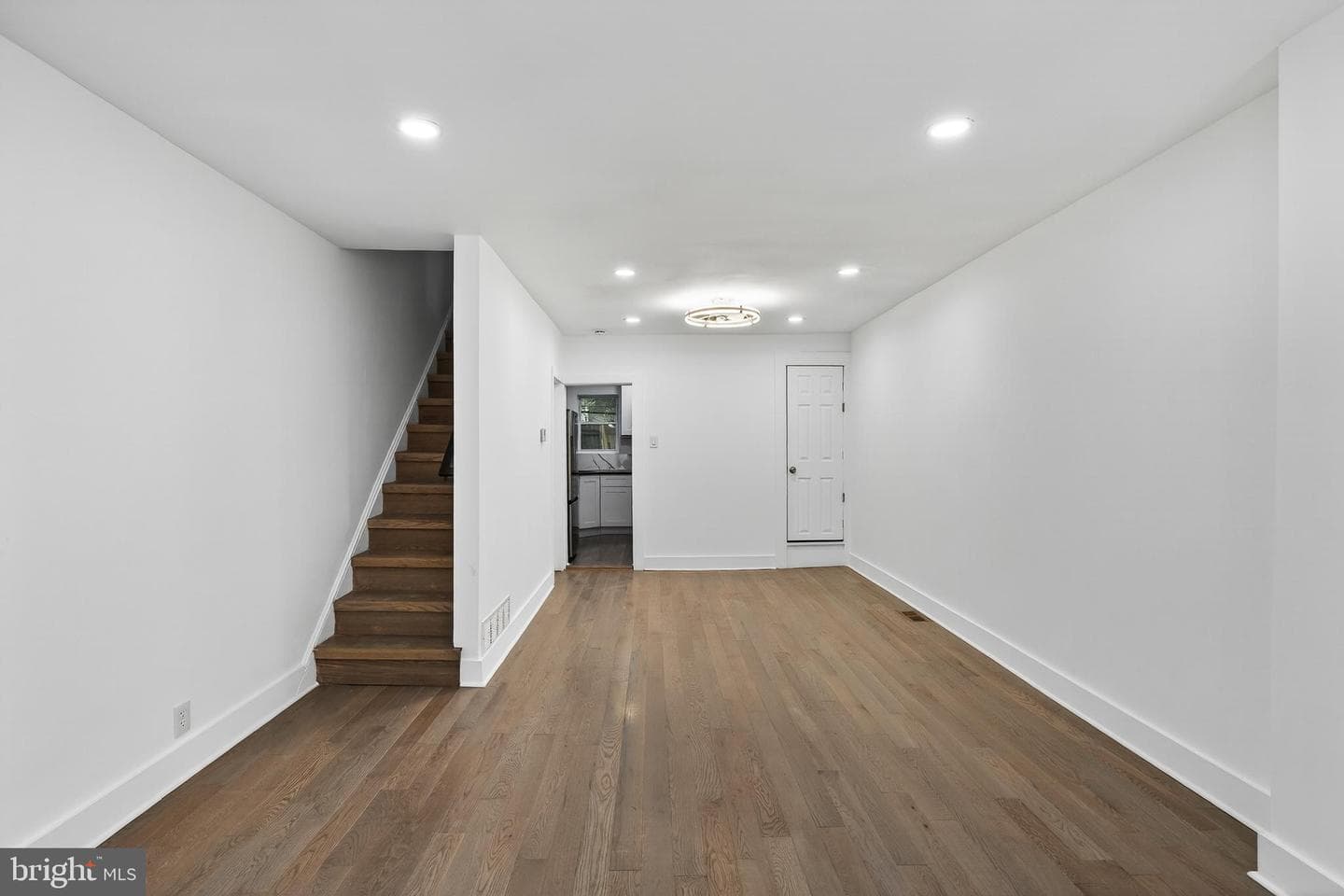 2029 Sigel Street photo 11