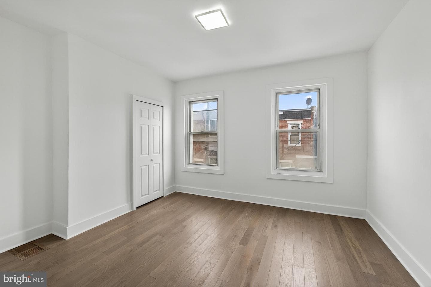 2029 Sigel Street photo 25