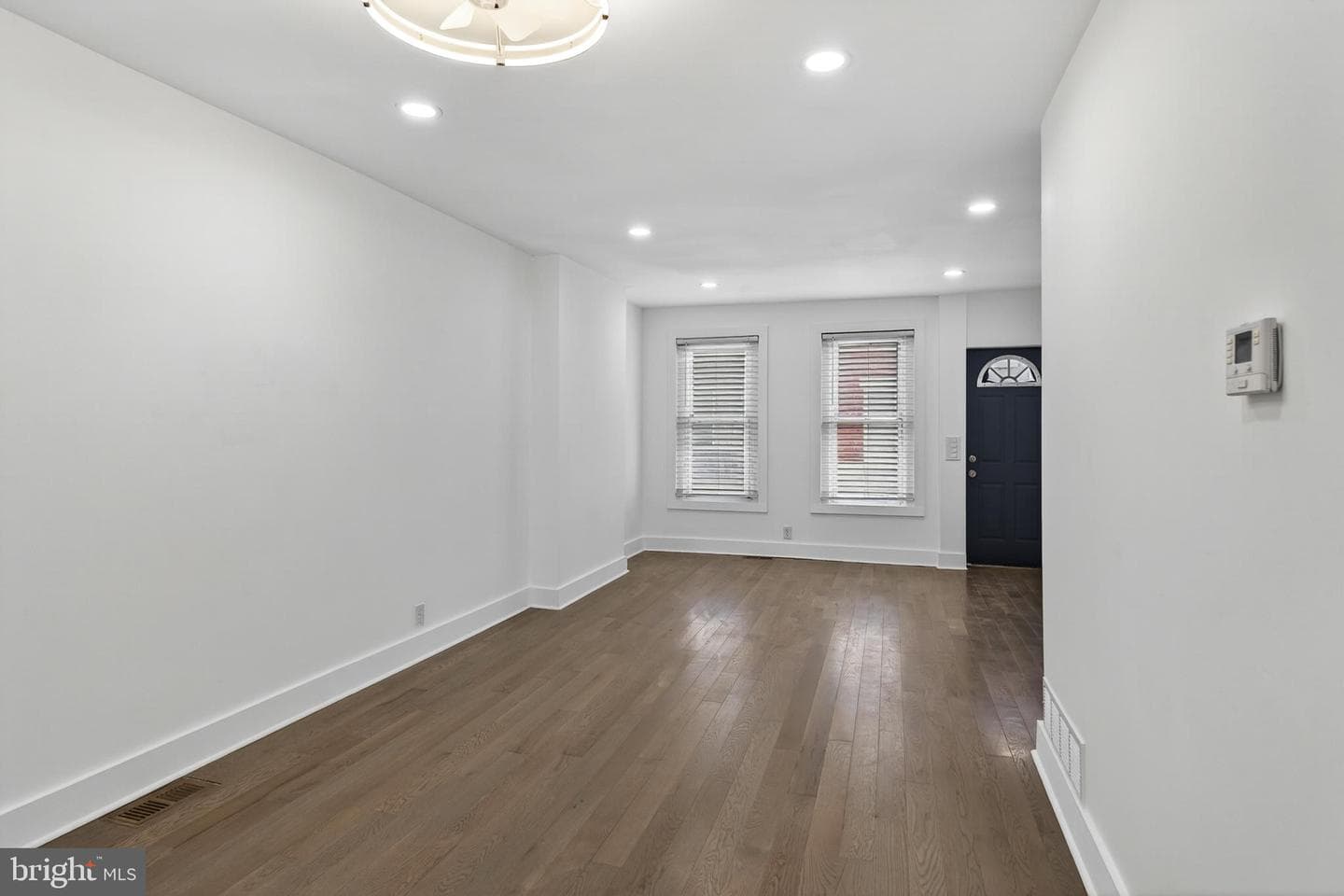 2029 Sigel Street photo 8