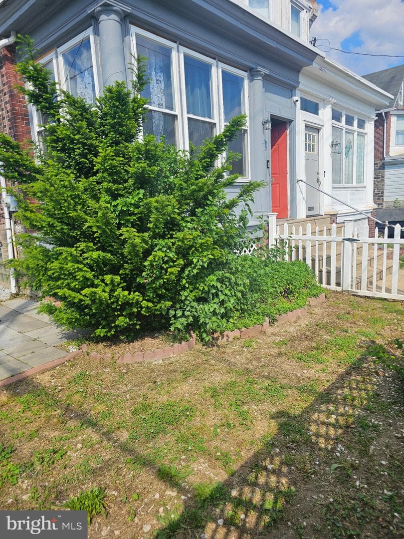 401 Fanshawe Street photo 5