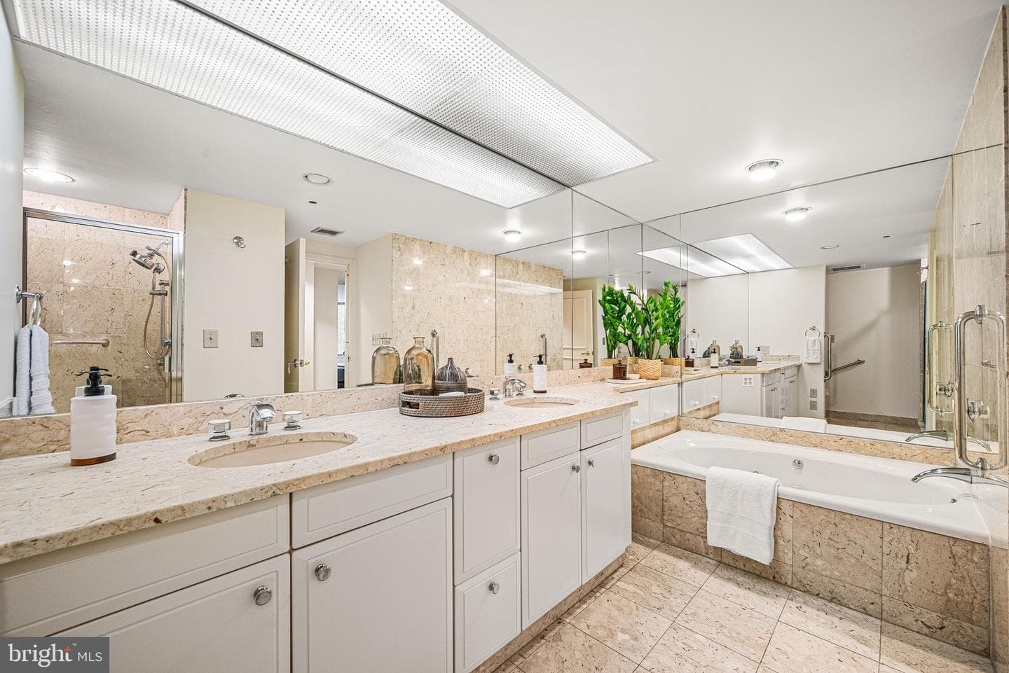 202 W Rittenhouse Square #1508 photo 21