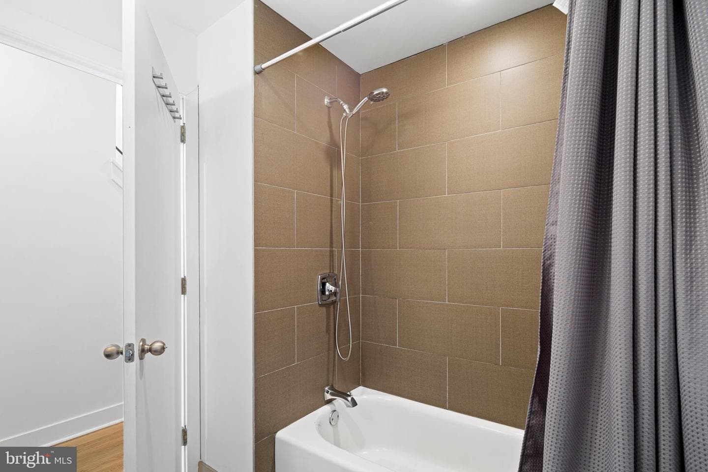 259 Leverington Avenue photo 23