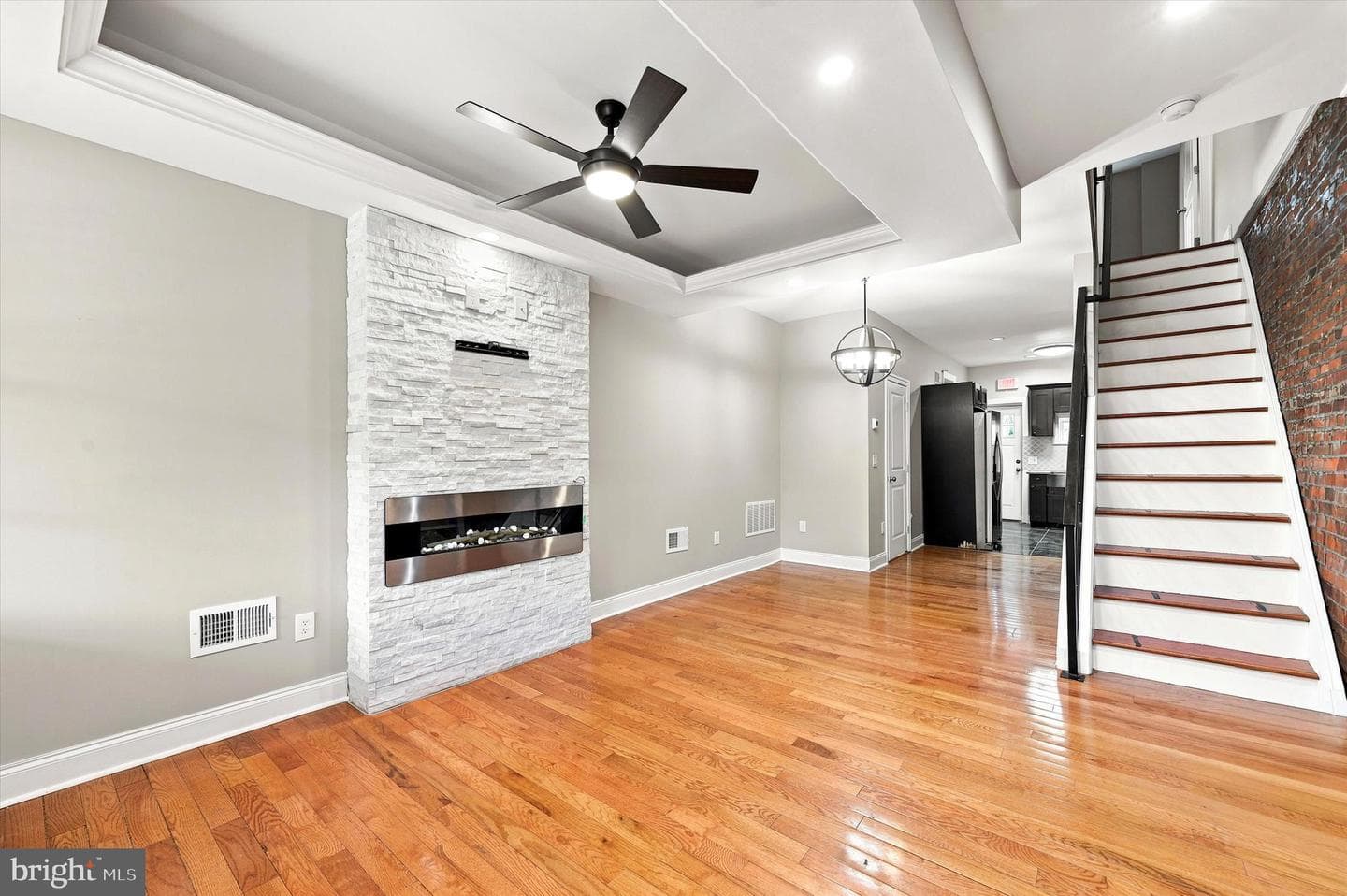 6648 Greenway Avenue photo 4