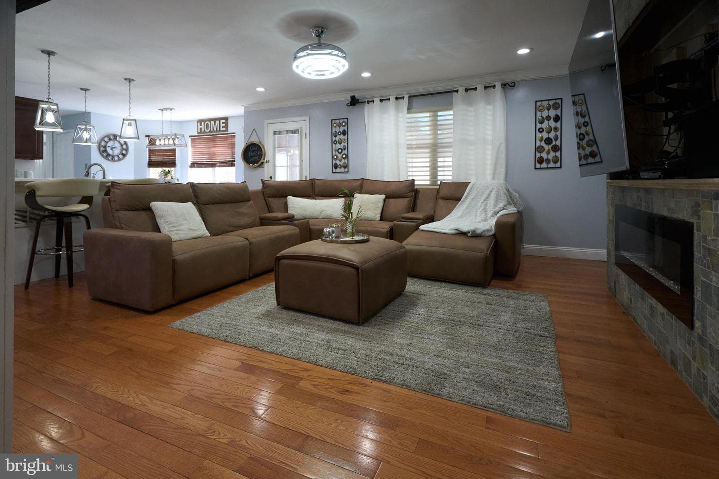 8905 Springview Road photo 17