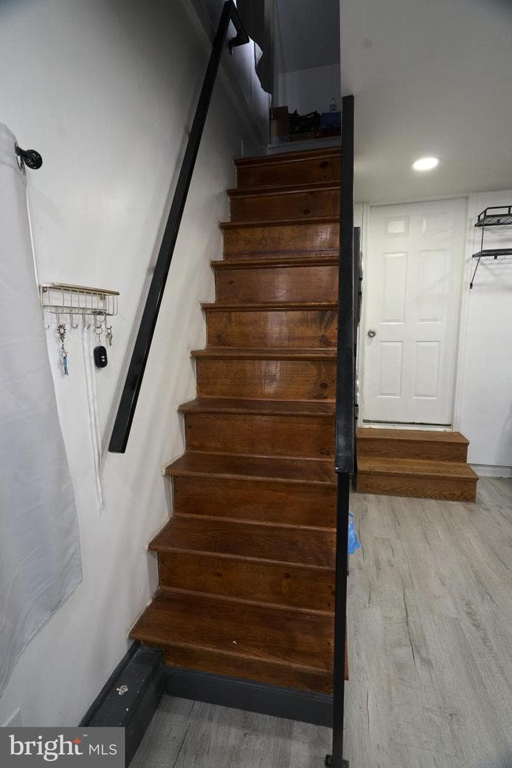 8905 Springview Road photo 25