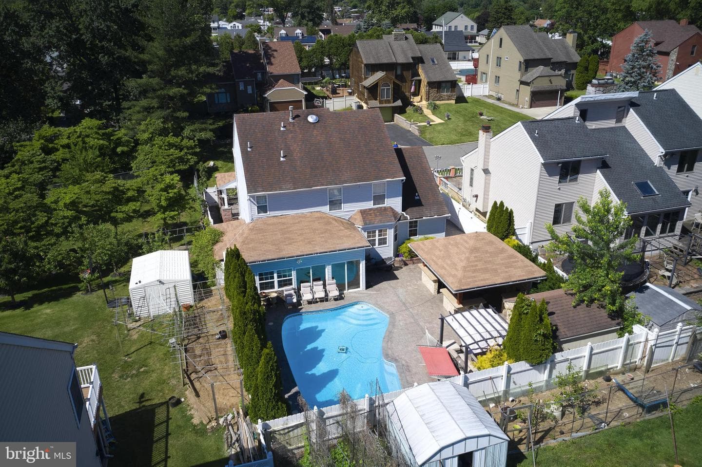 8905 Springview Road photo 38