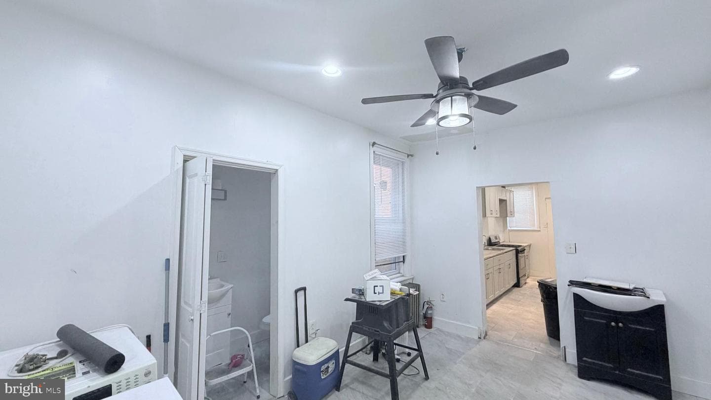 2239 W Somerset Street photo 19