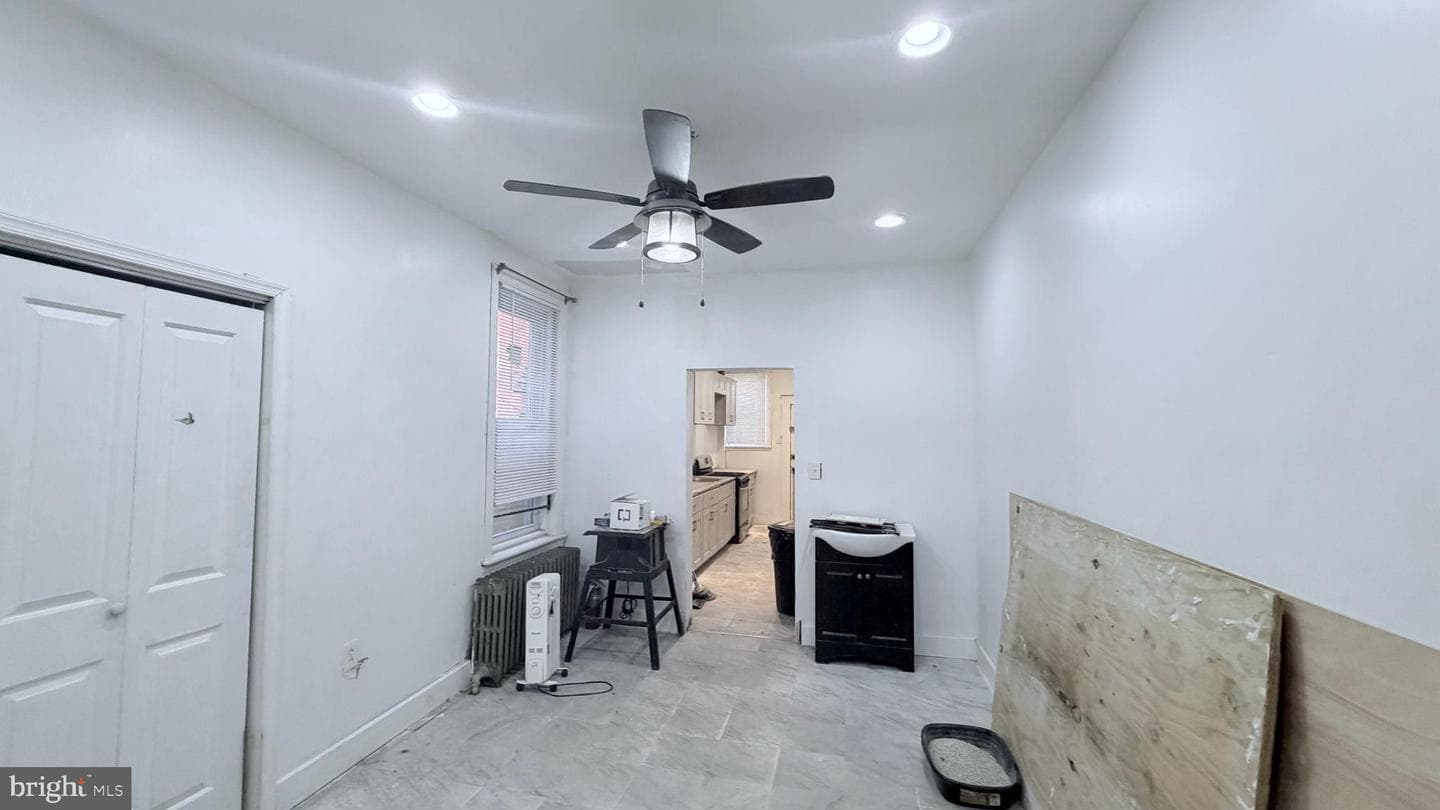 2239 W Somerset Street photo 23
