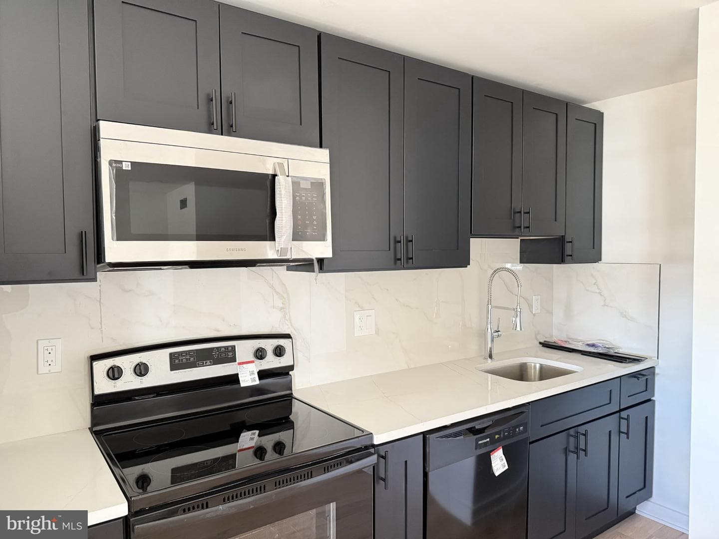 3043 Miller Street photo 30