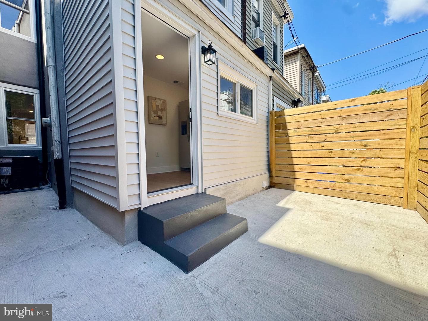 2931 W Flora Street photo 22
