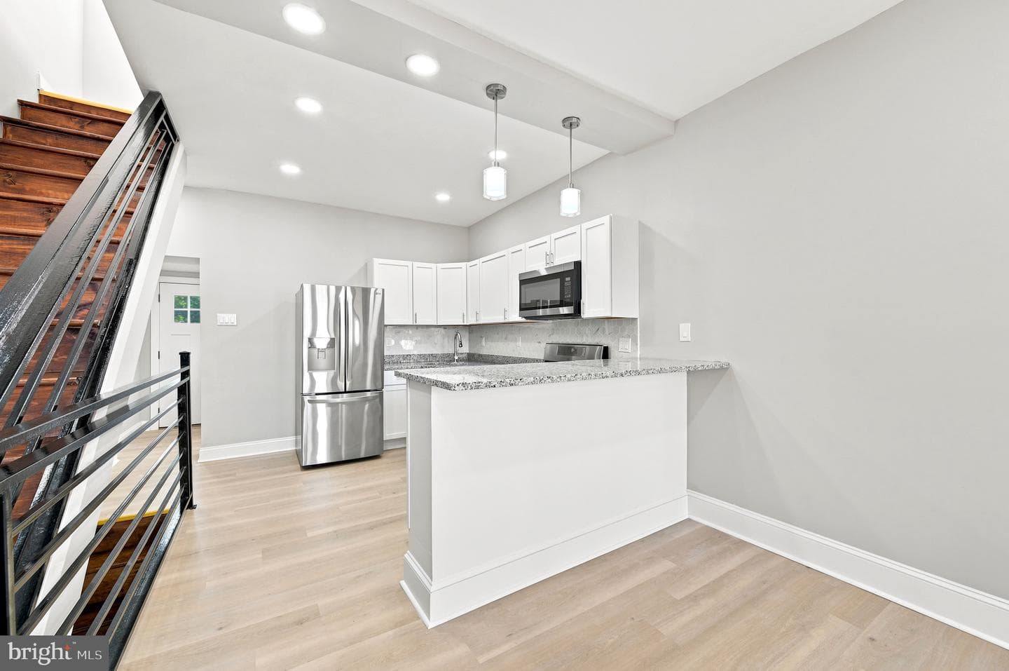 3105 N Chadwick Street photo 4