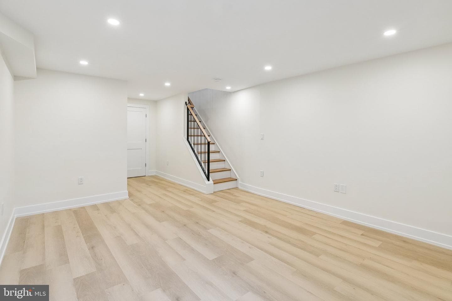 2239 Catharine Street photo 44