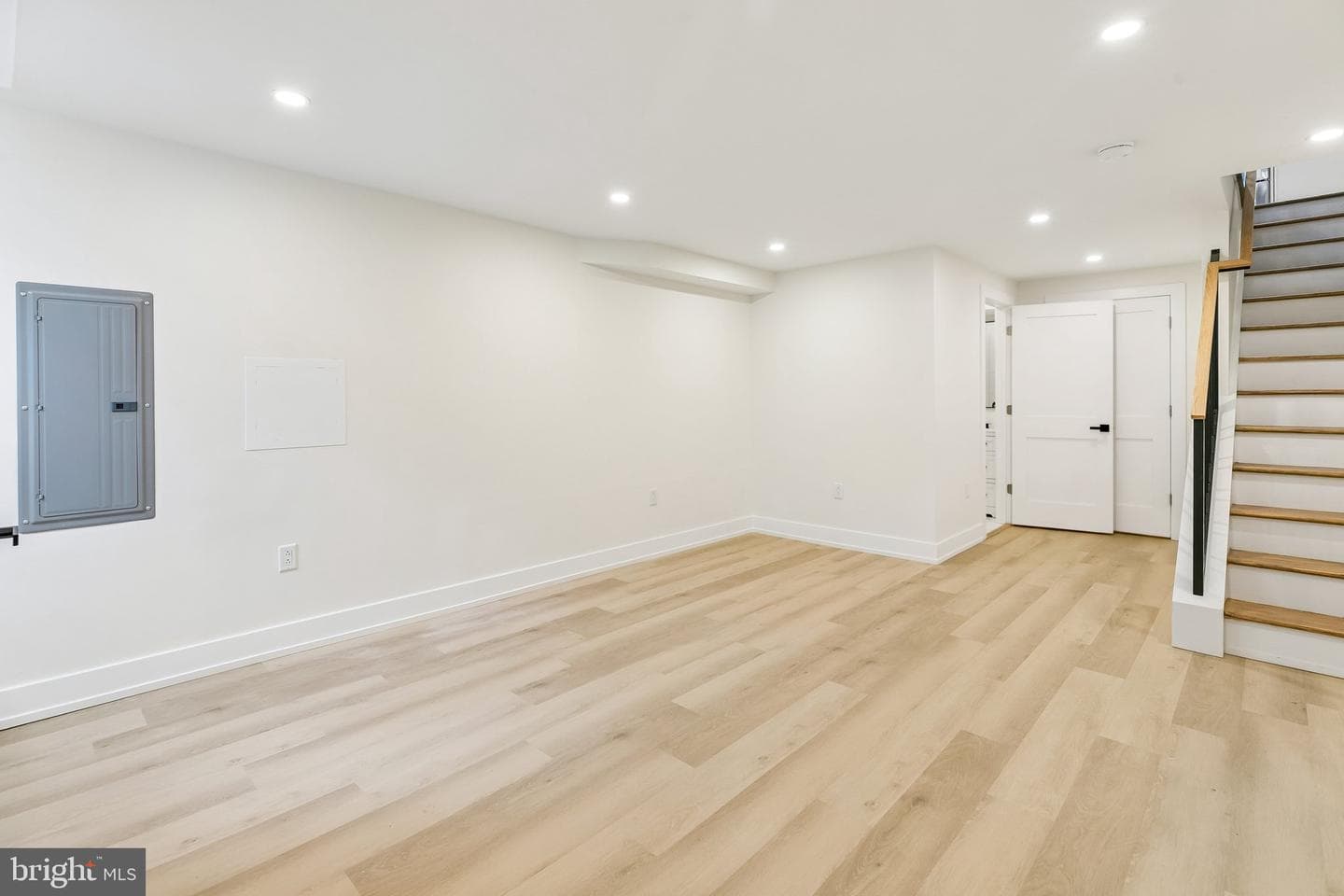 2239 Catharine Street photo 46
