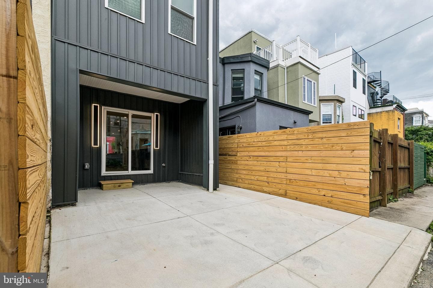 2239 Catharine Street photo 47