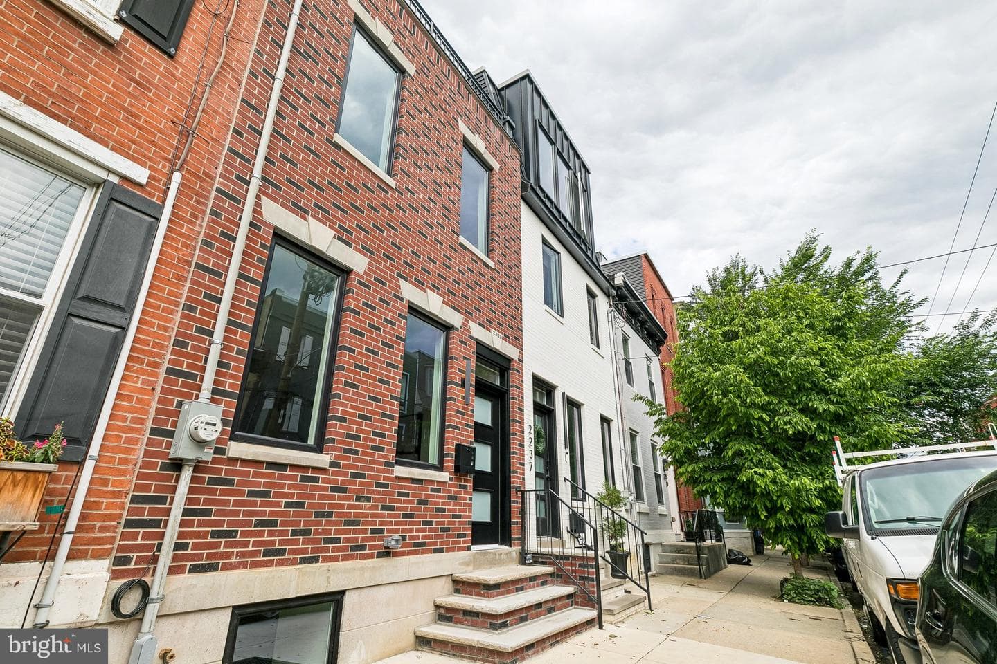 2239 Catharine Street photo 49