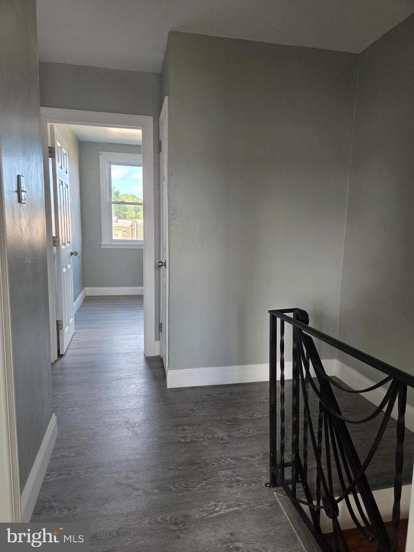 211 Lardner Street photo 24