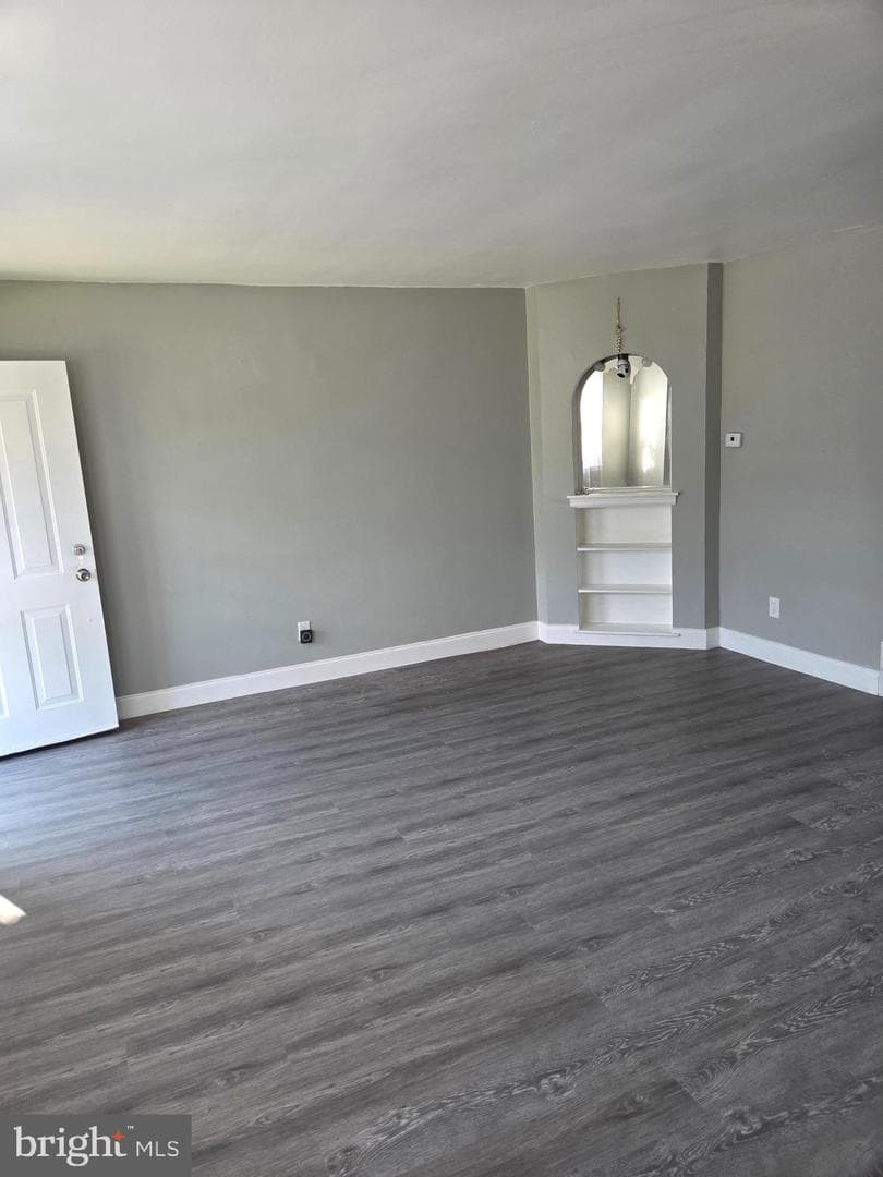 211 Lardner Street photo 3