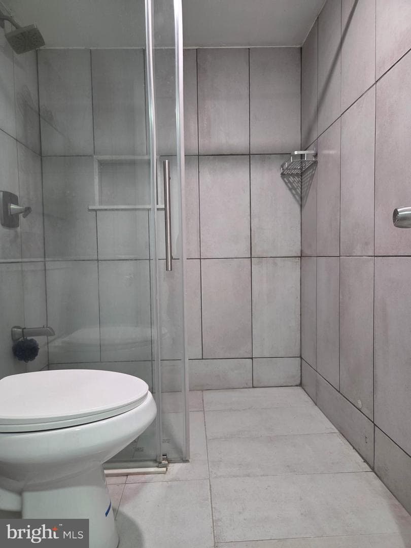211 Lardner Street photo 31