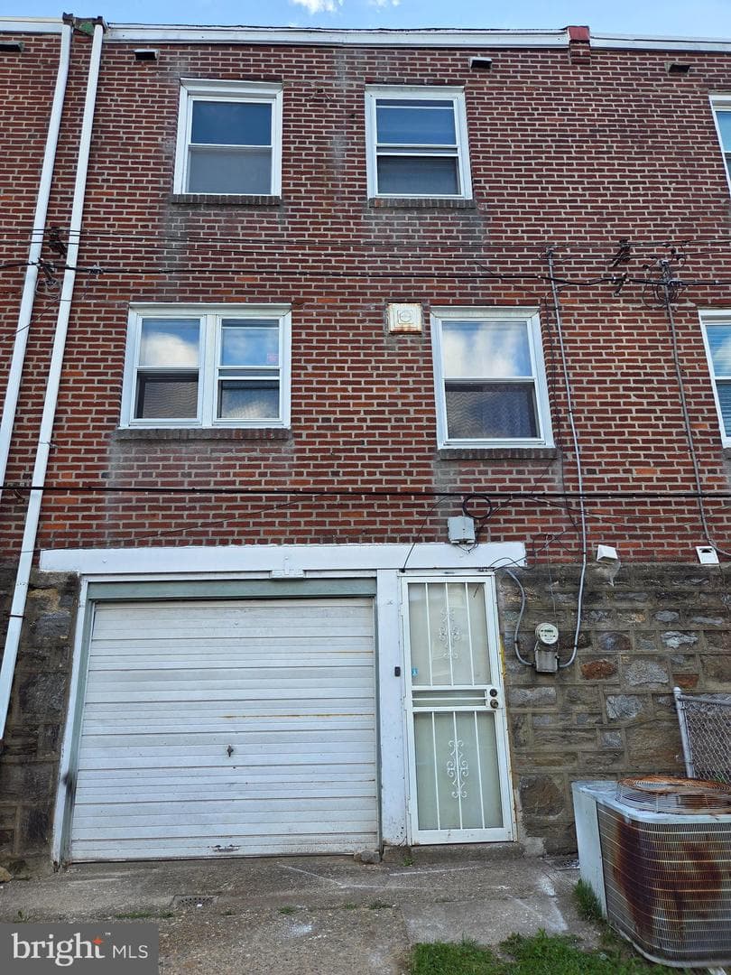 211 Lardner Street photo 33
