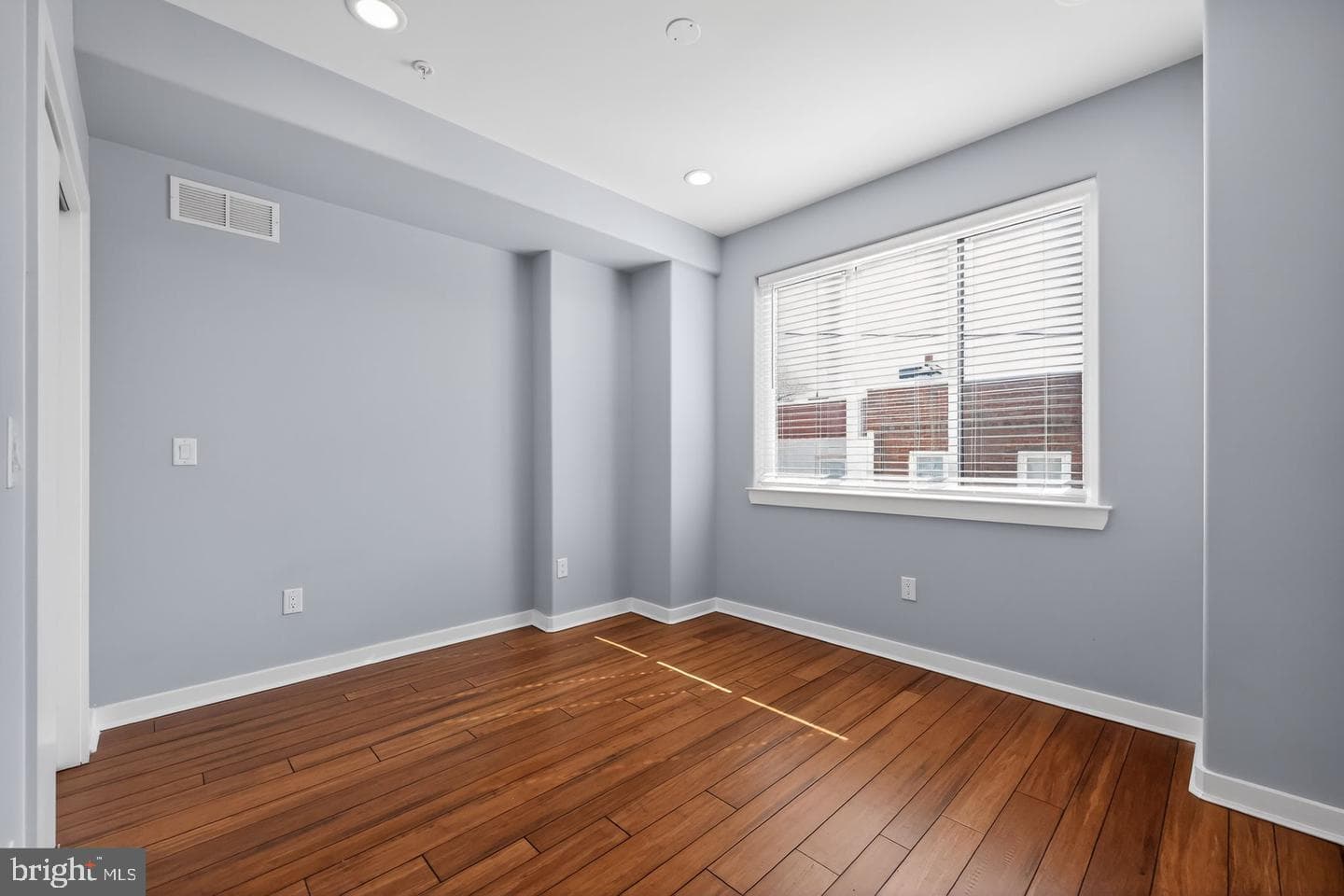 1508 S Lecount Street photo 28