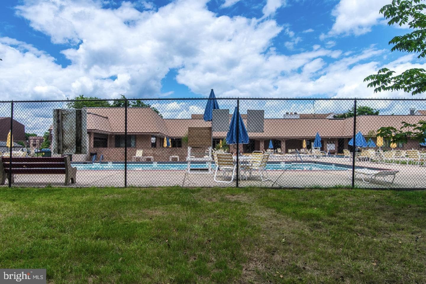 73305 Delaire Landing Road #305 photo 31