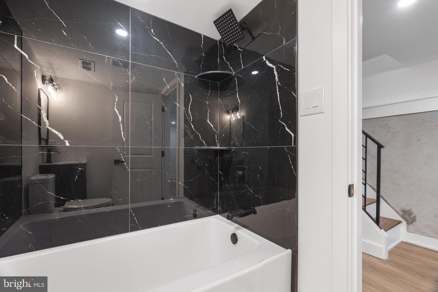 403 Daly Street photo 35