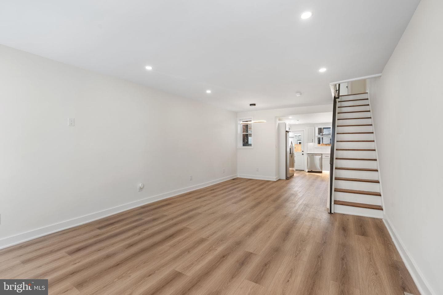 403 Daly Street photo 4