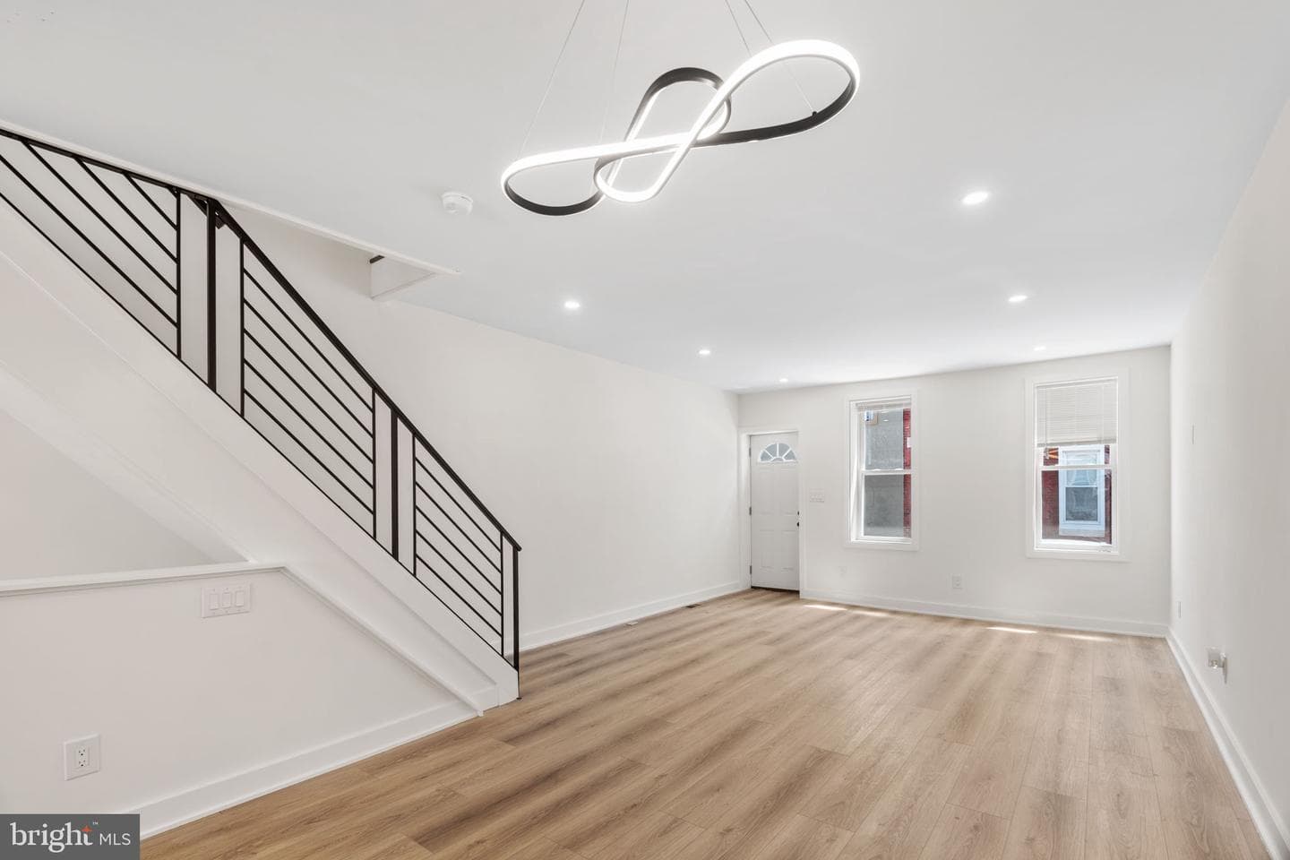 403 Daly Street photo 6