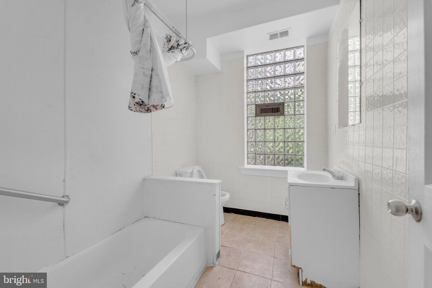 162 W Manheim Street photo 33