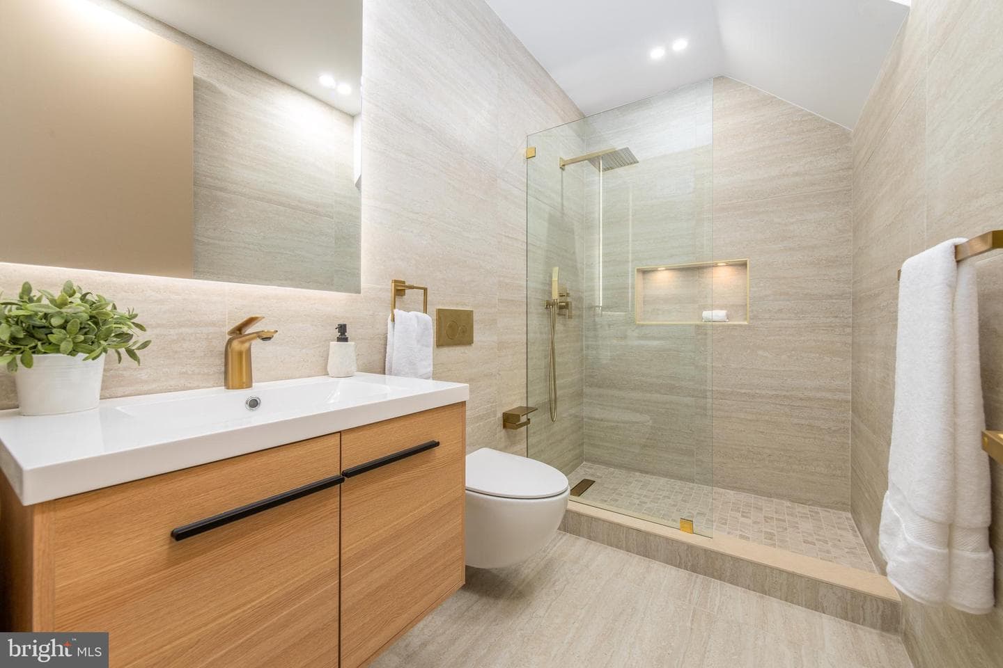 217 Tasker Street photo 37