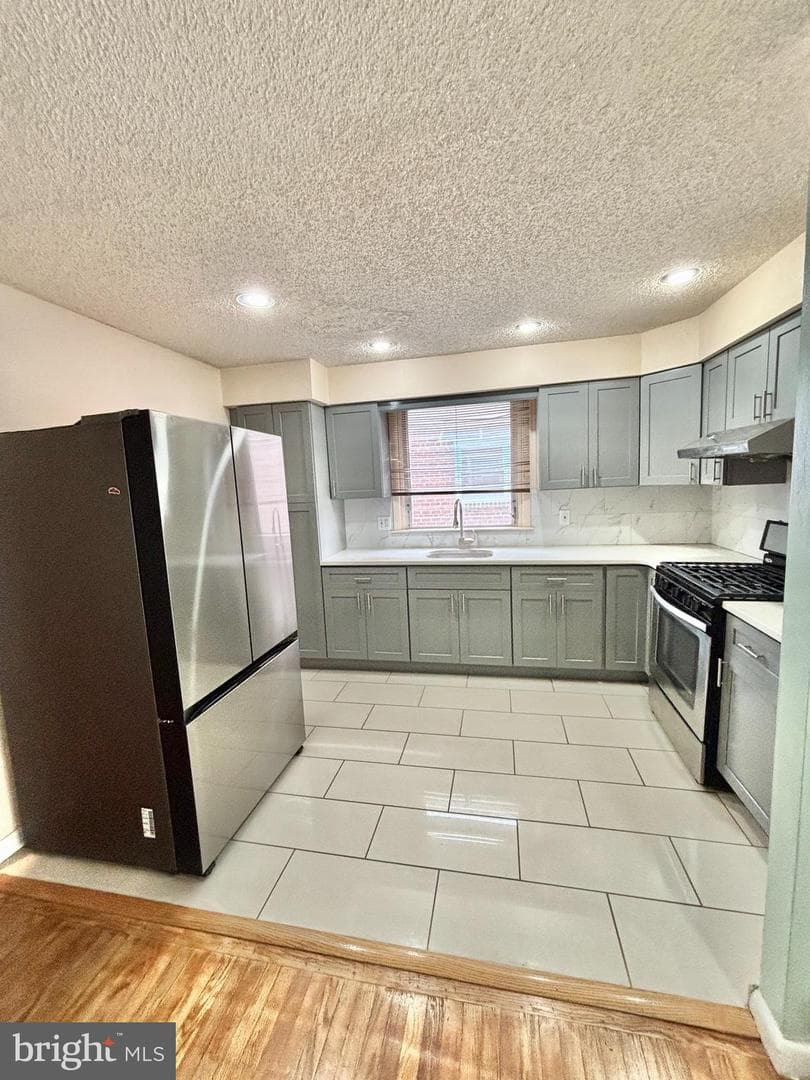 1827 Arnold Street photo 12