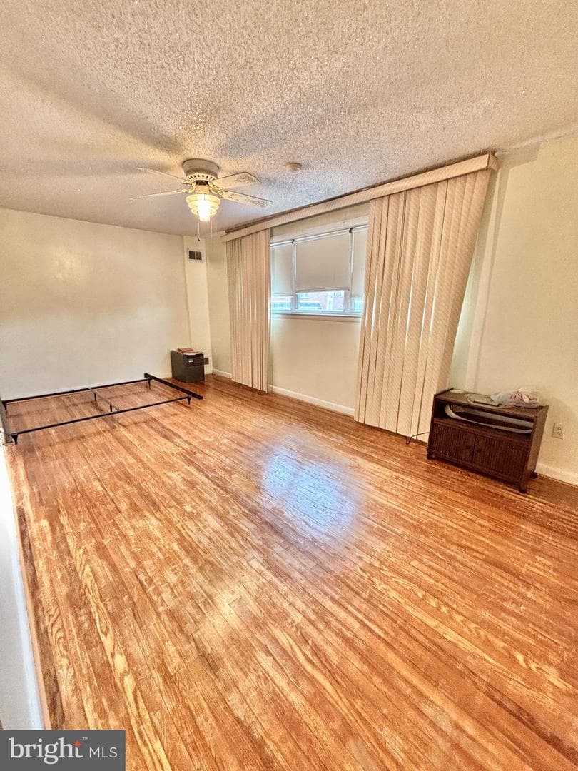 1827 Arnold Street photo 13