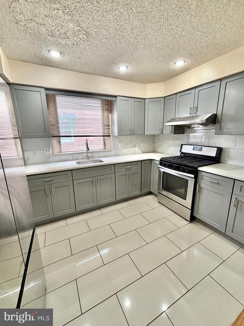 1827 Arnold Street photo 43